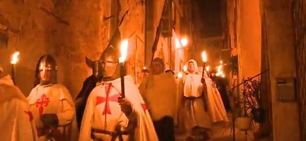 Oyez, oyez, Gentes Dames et Nobles Damoiseaux !