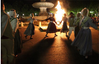 Le feux de la Saint Jean - Farandoulaire.fr