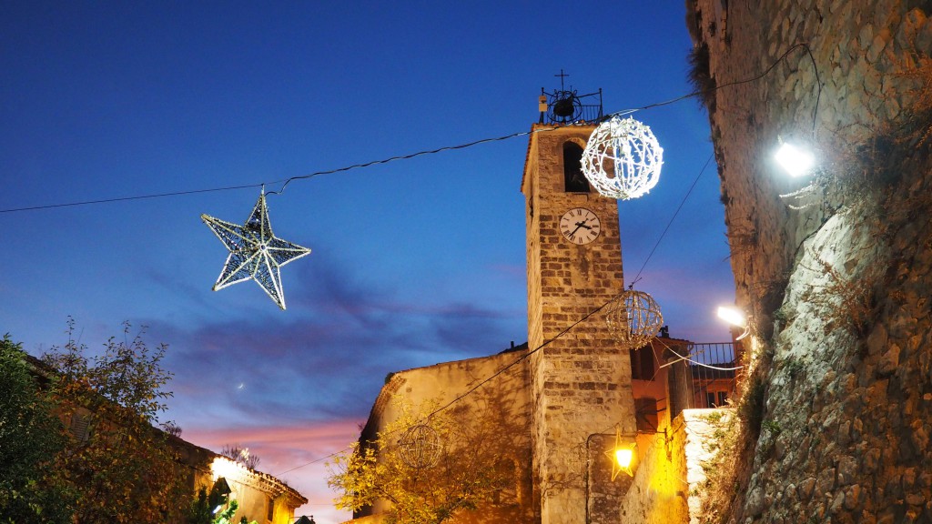 Place de l'horloge - Piton de Cabries - Noel en Provence