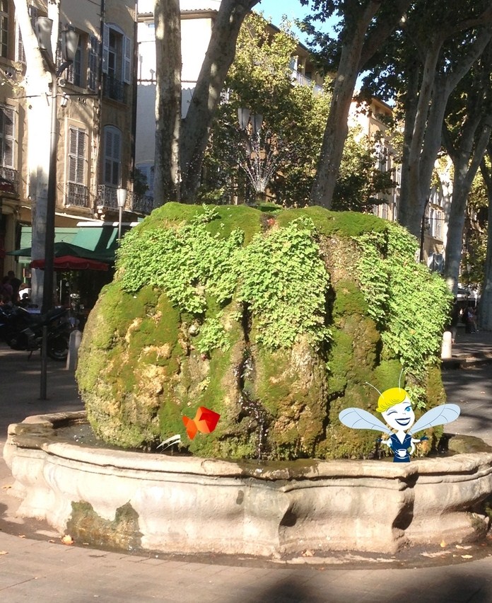 Fontaine moussue - Aix en Provence - En Vadrouille poisson cigale